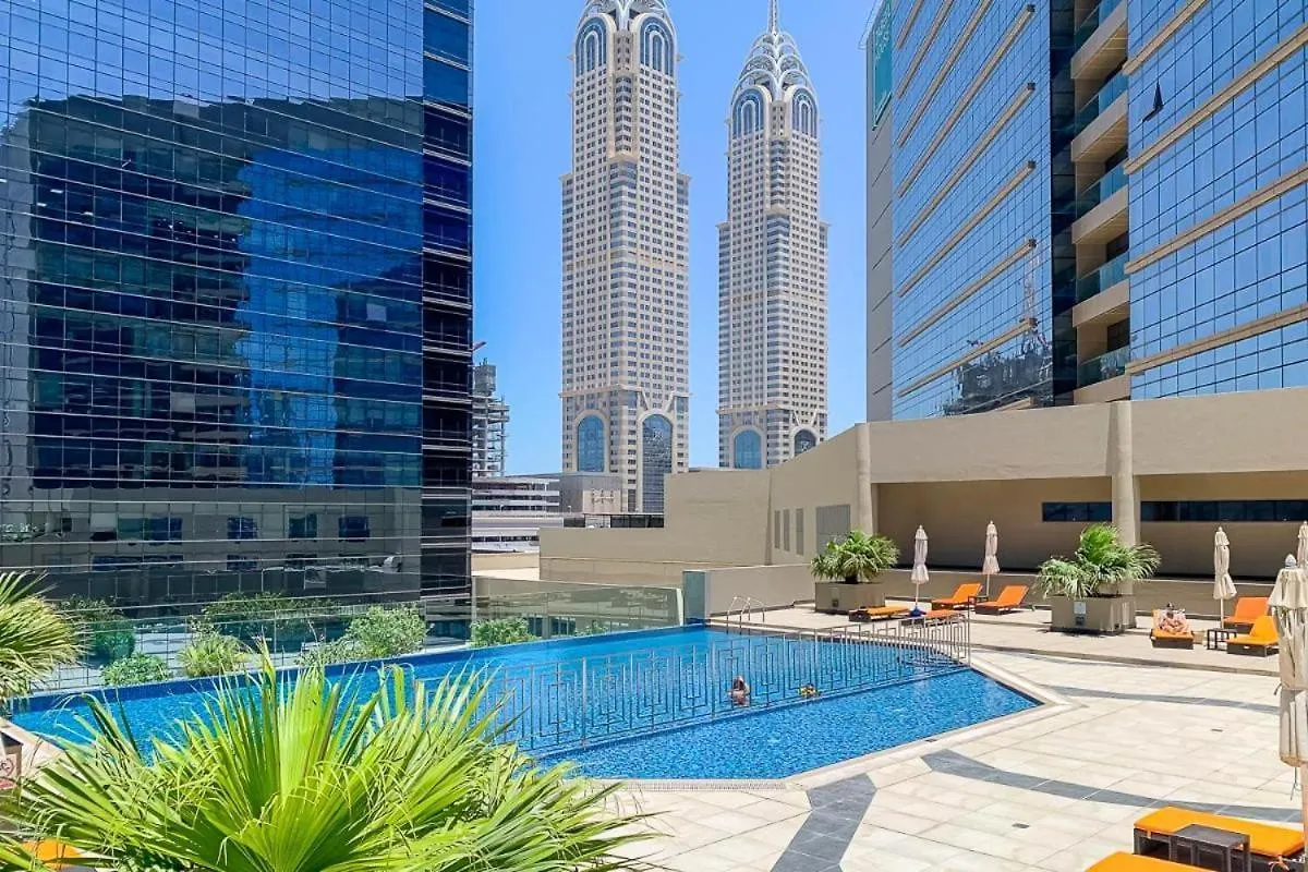 Sophisticated & Classy Stay At The Onyx Dubai Apartment