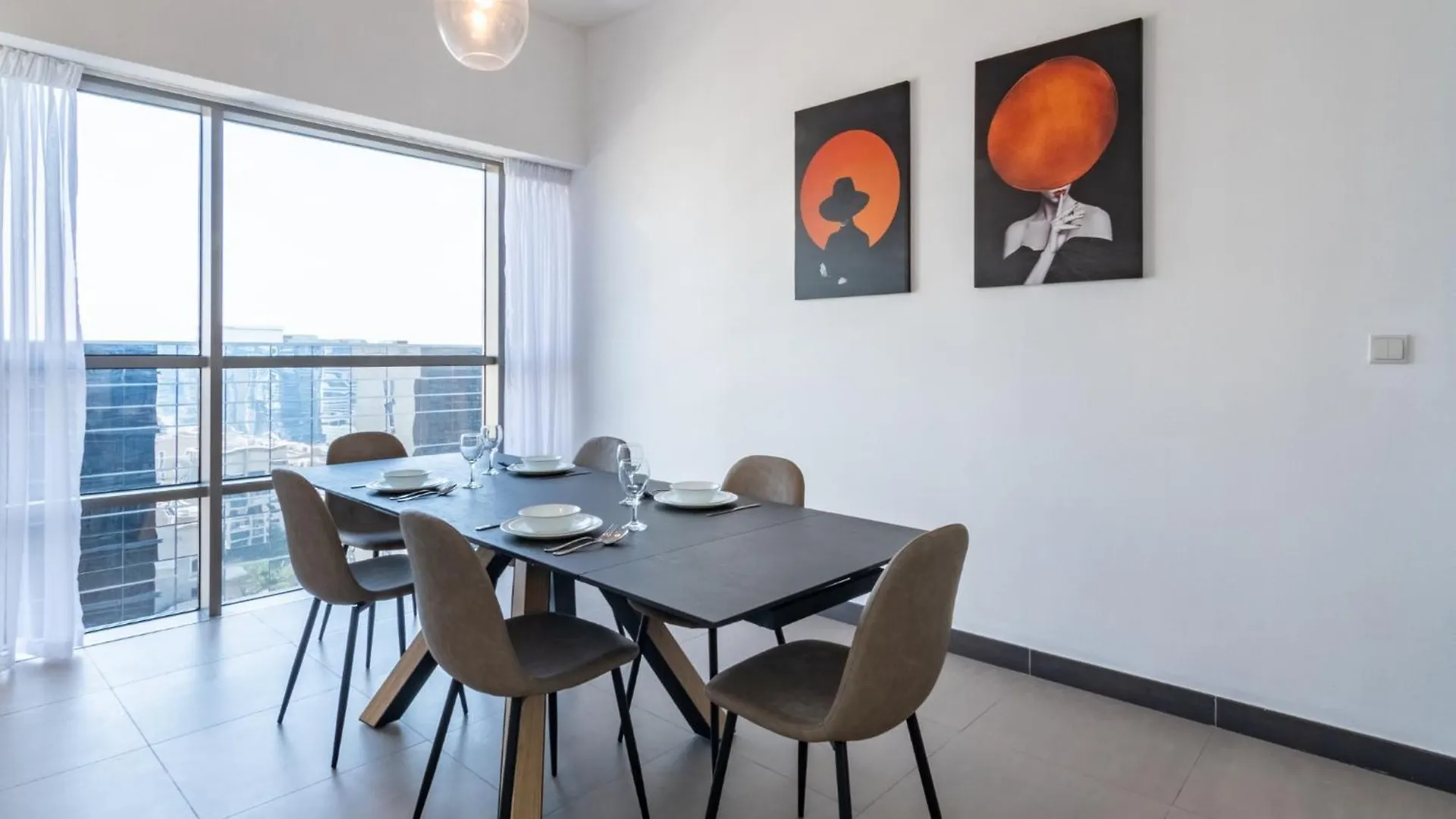Sophisticated & Classy Stay At The Onyx Dubai Apartment