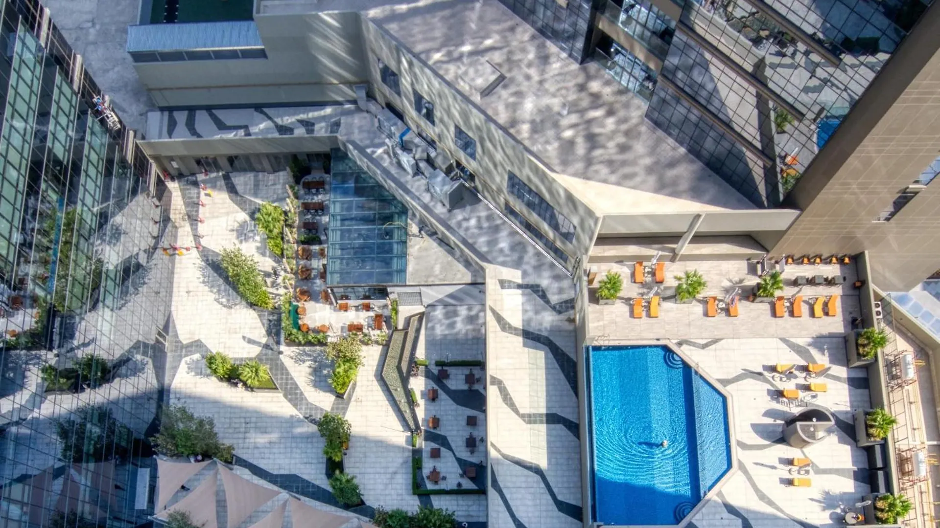 Sophisticated & Classy Stay At The Onyx Dubai